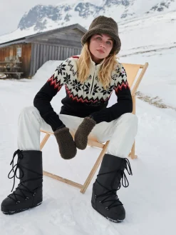 Dale of Norway Myking Women's Sweater - Merino Wool Black Raspberry Offwhite Fashion